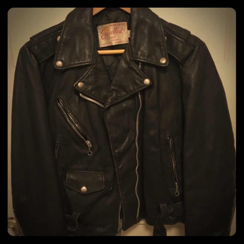 Beautiful, quality vintage leather women’s jacket